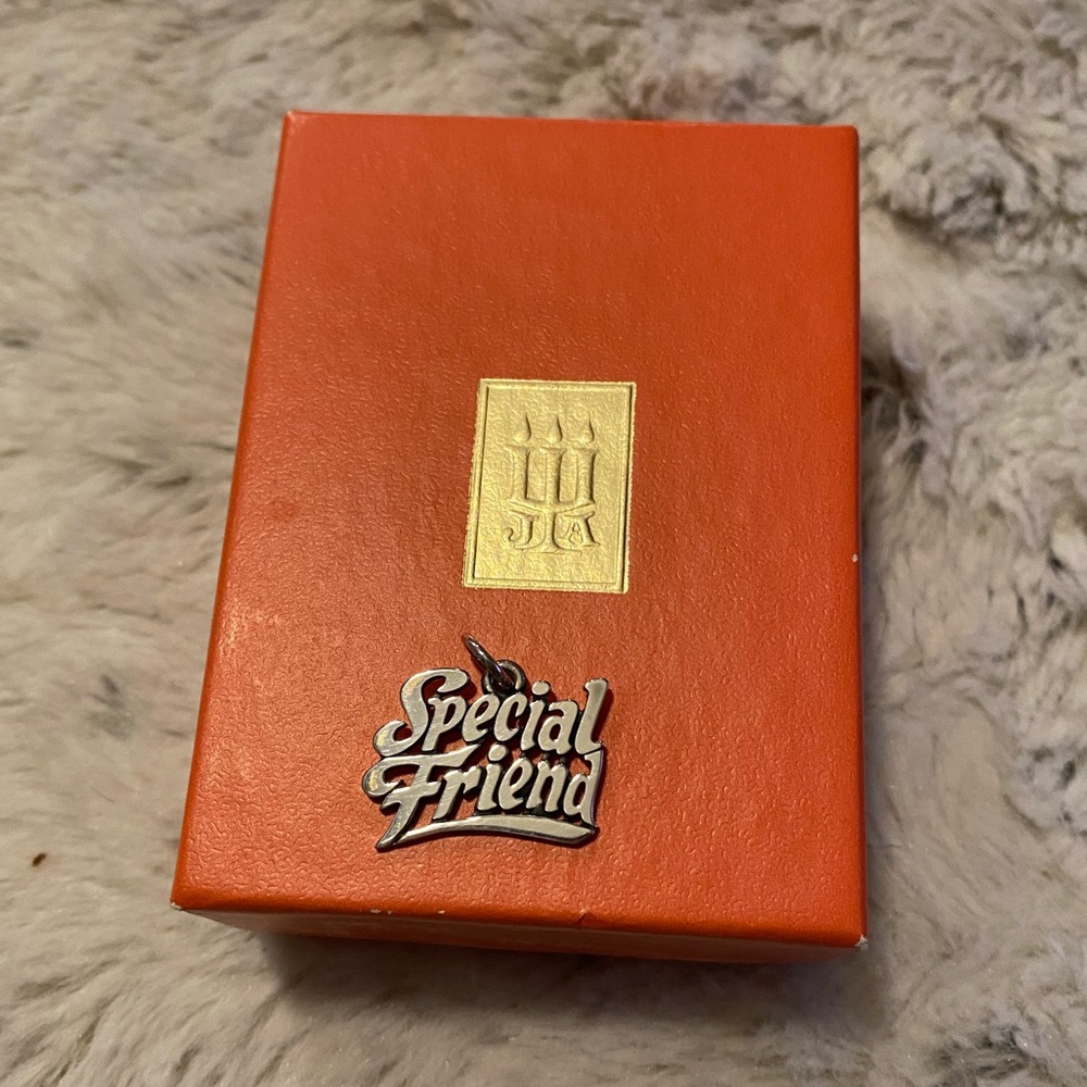 Retired “Special Friend” Janes Avery Charm